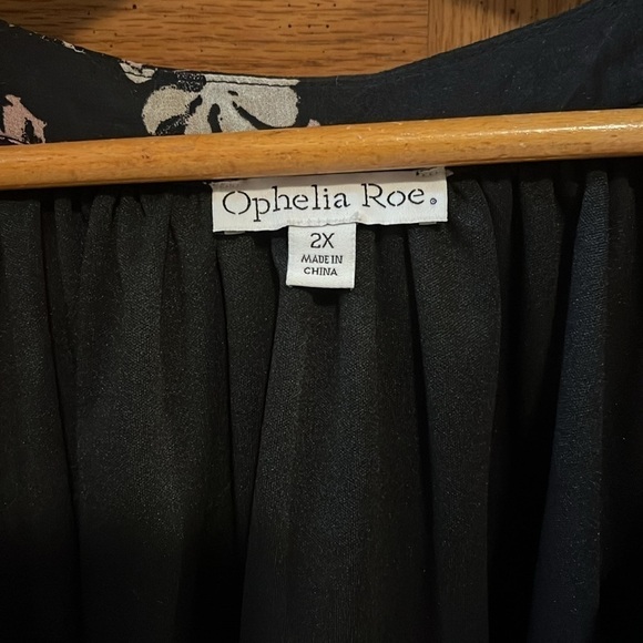 Ophelia Roe Floral Blouse - Picture 2 of 5